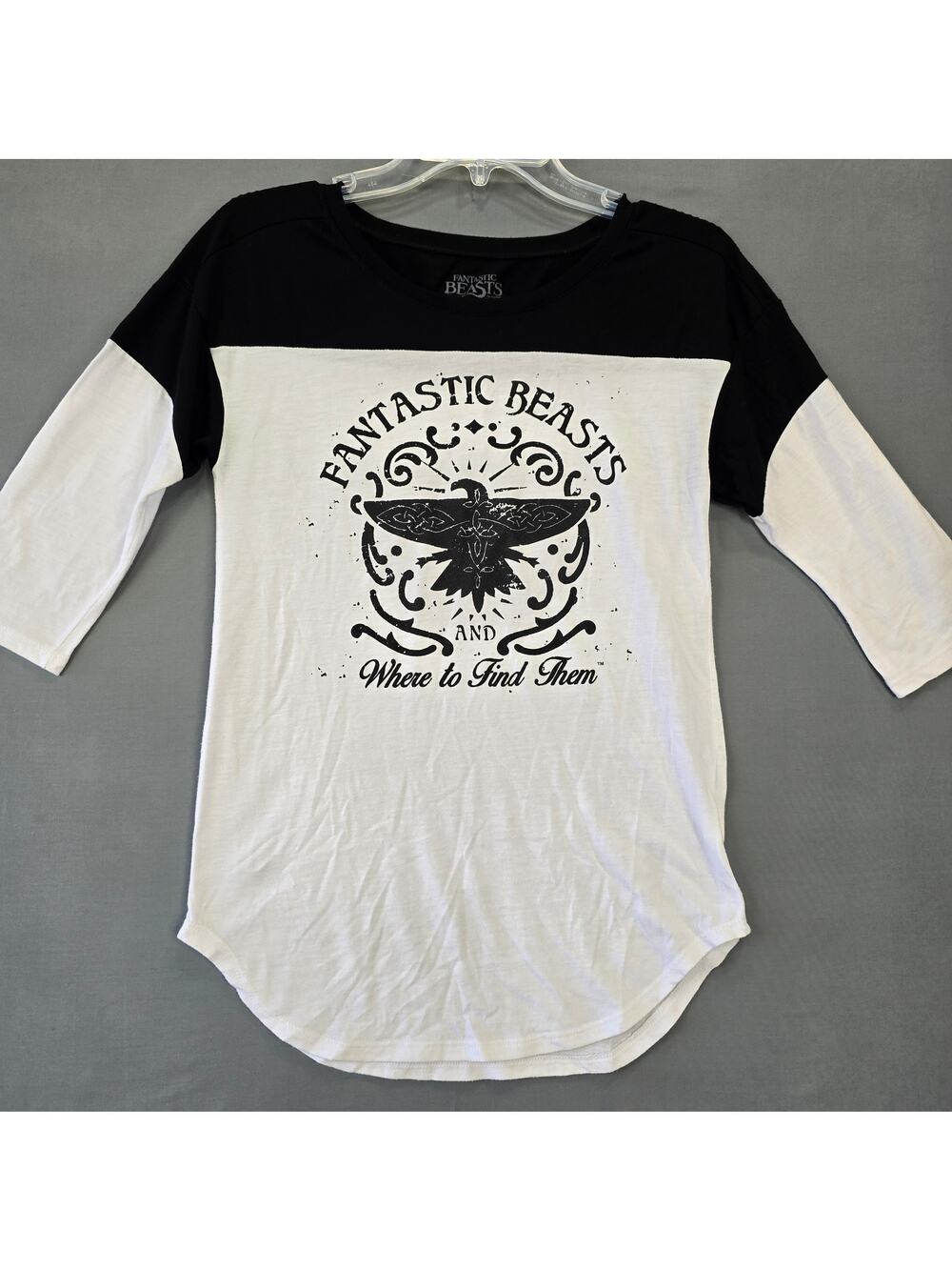 Fantastic Beasts White Black Graphic Shirt Classic 3/4 Sleeves Tee Women's M Top